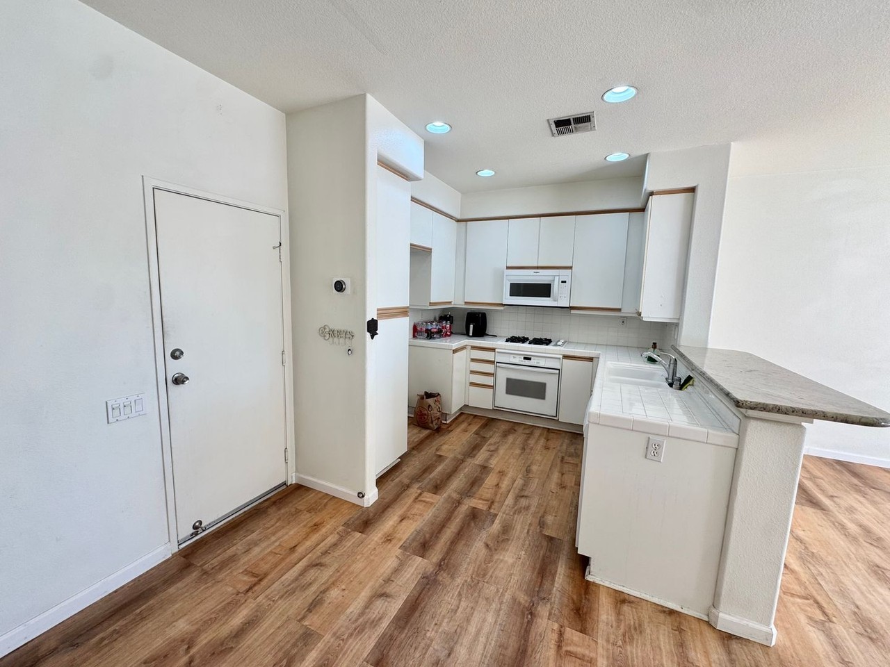819 S Yellowstone Way - Photo 6 of 18