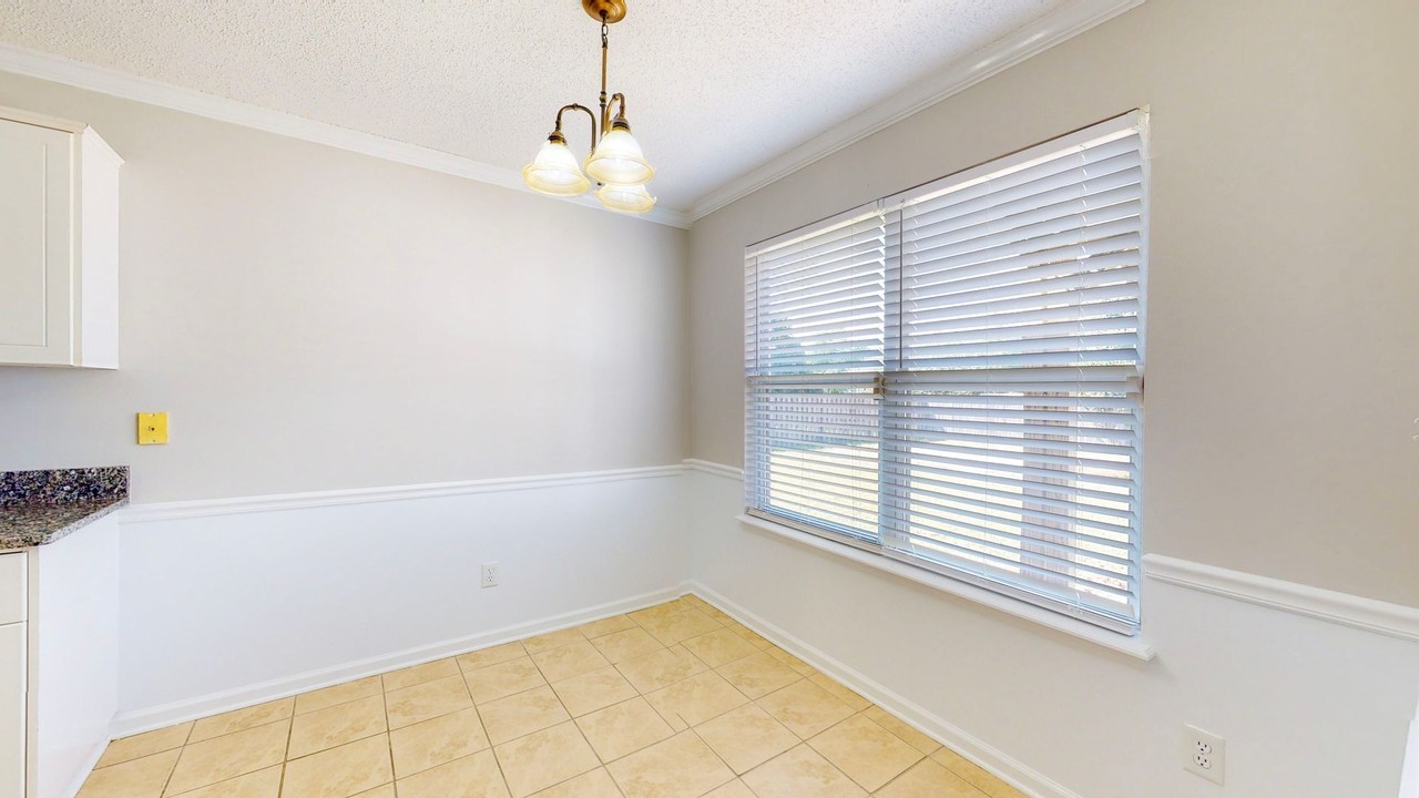 116 Redford Dr - Photo 6 of 24
