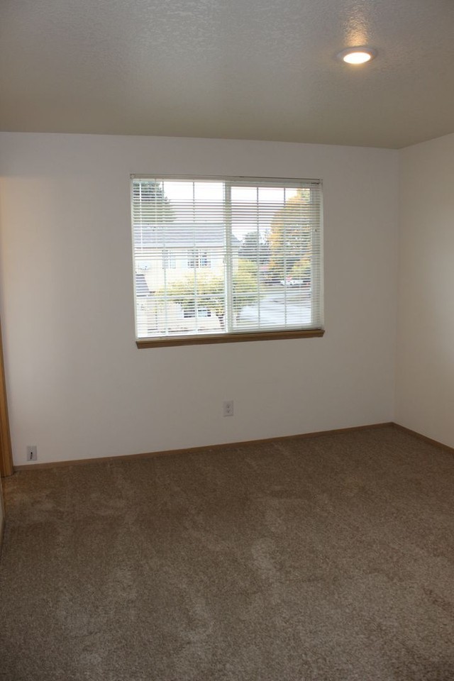 33049 Nw Meersburg St - Photo 6 of 20