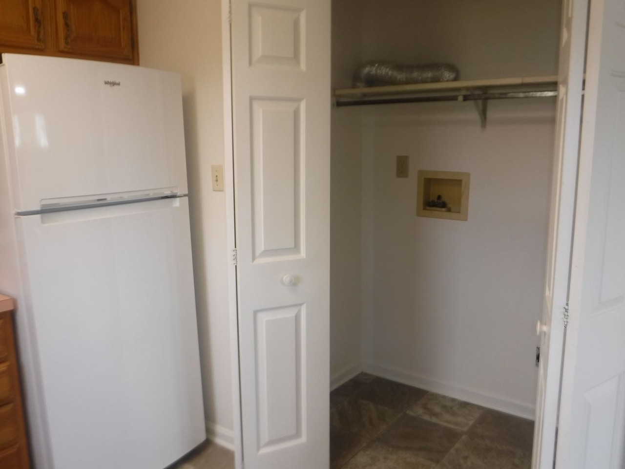 614 Victoria Dr - Photo 2 of 14