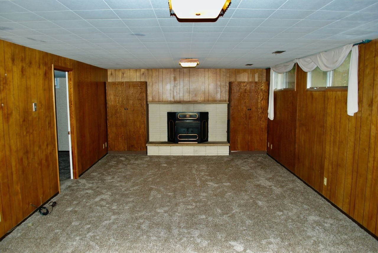 1482 E 4600 S - Photo 5 of 21