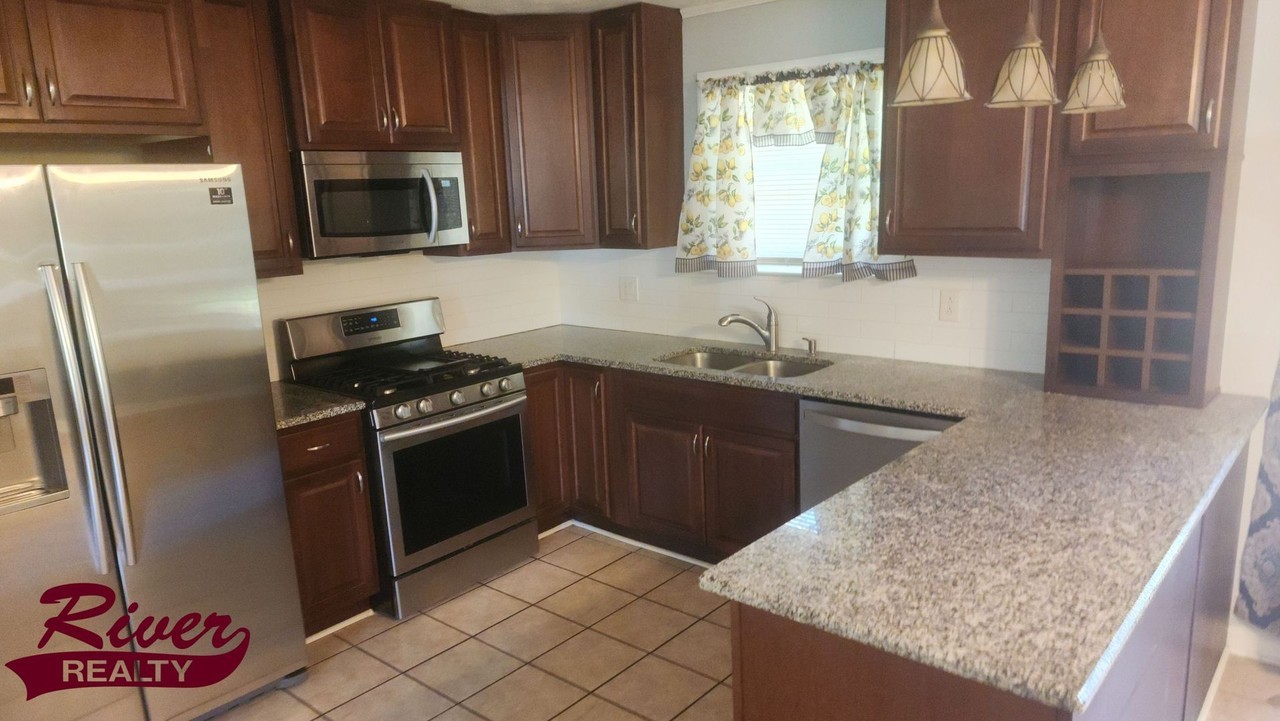 3618 Coventry Dr - Photo 3 of 13