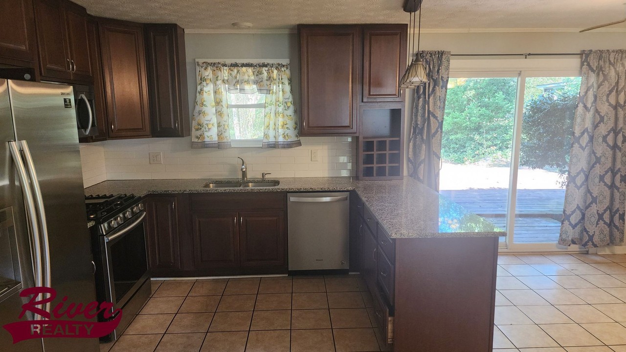 3618 Coventry Dr - Photo 4 of 13
