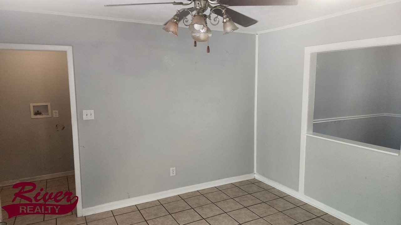 3618 Coventry Dr - Photo 6 of 13