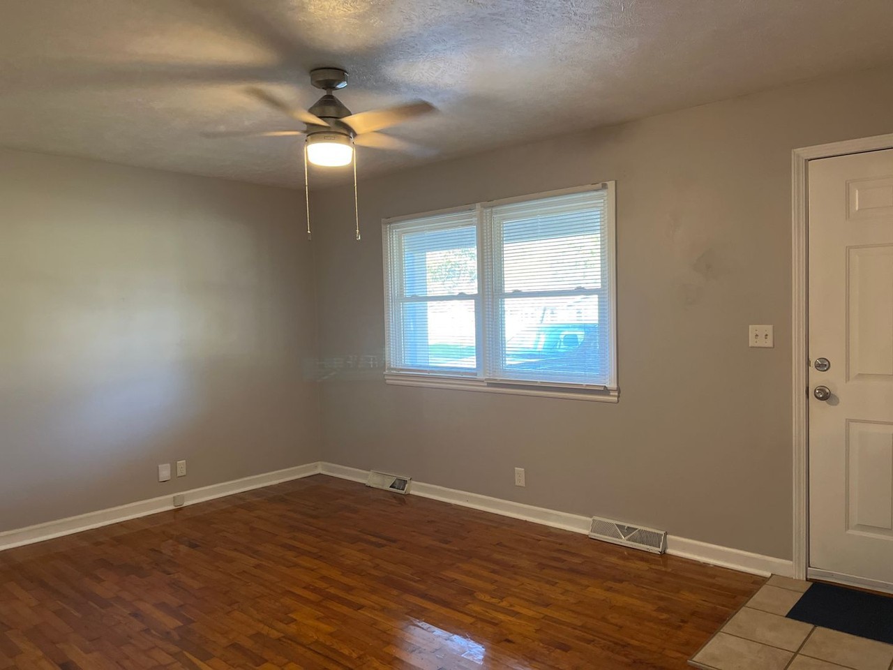 1323 S Estate Ave - Photo 2 of 13