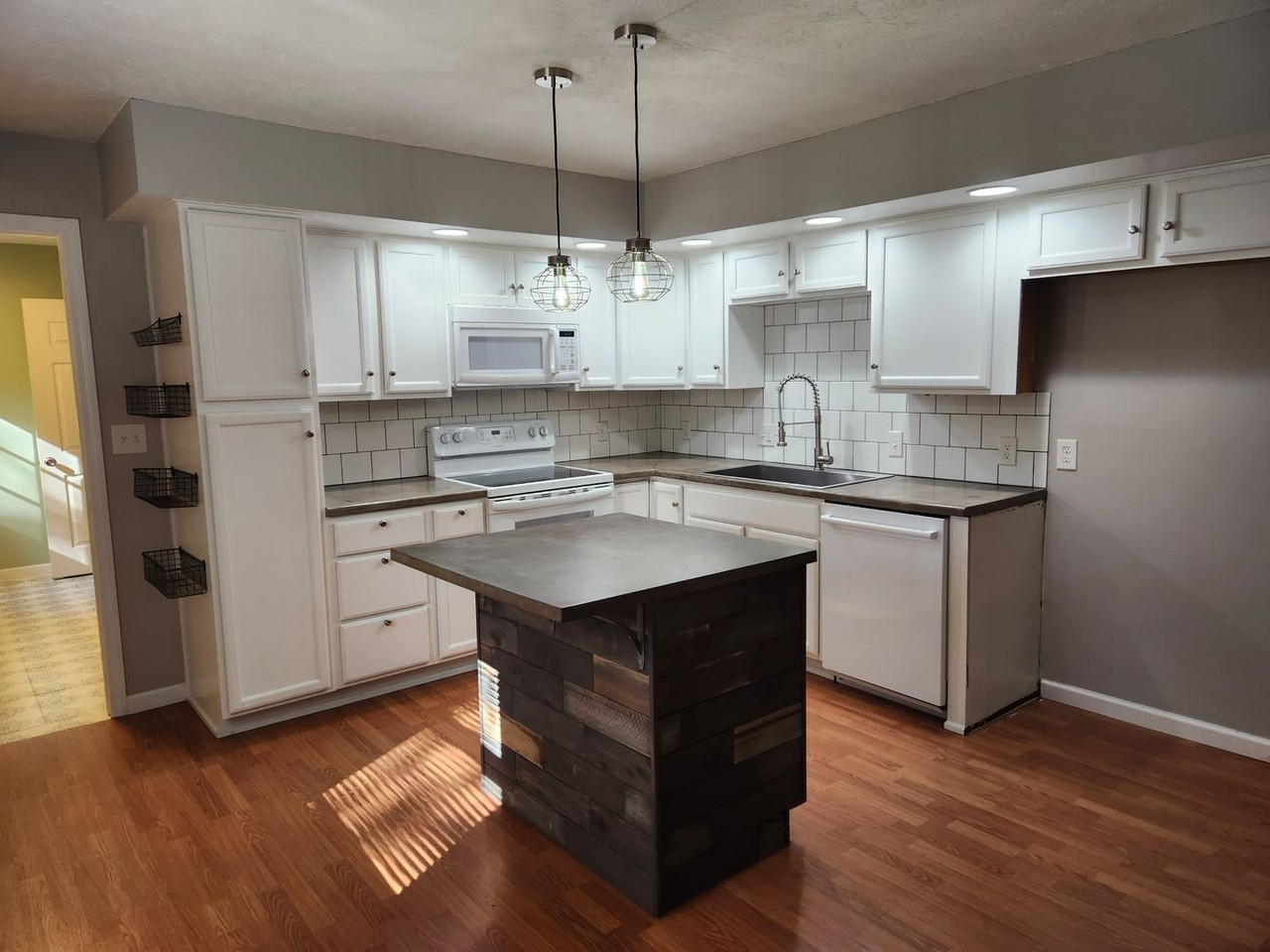 1323 S Estate Ave - Photo 3 of 13