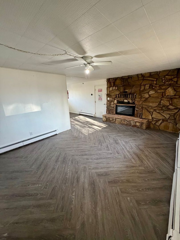 1913 Jack St - Photo 3 of 24