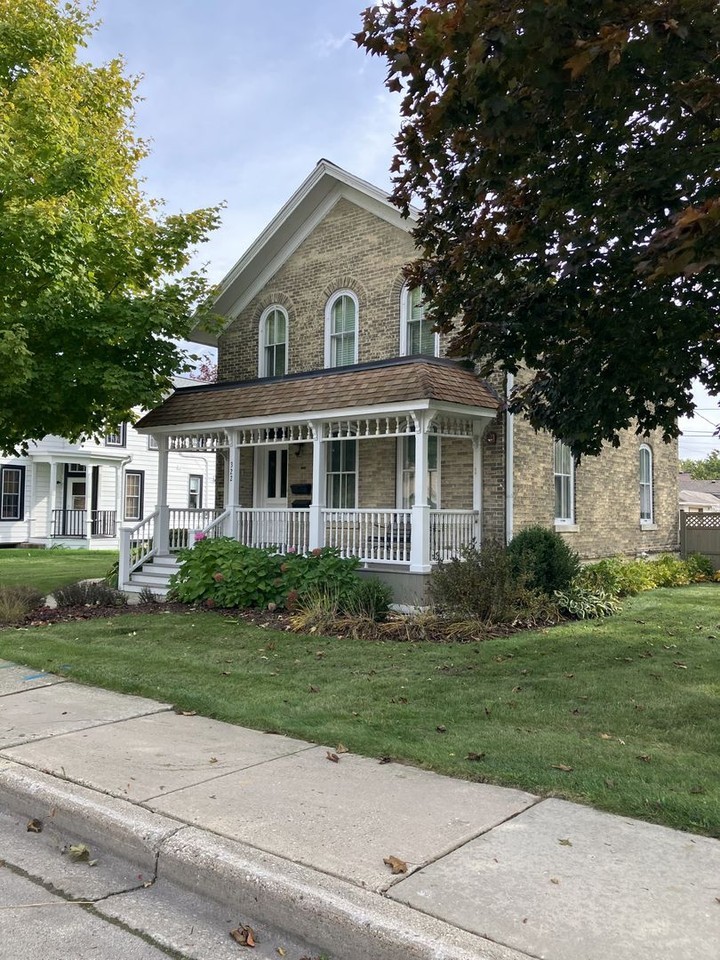 322 Oakton Ave - Photo 2 of 13