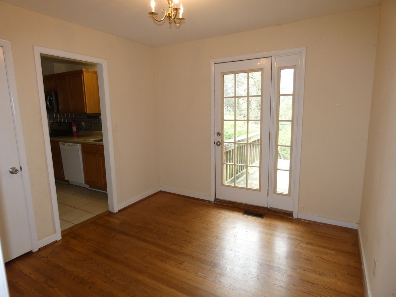 5137 Scenic View Dr - Photo 6 of 12