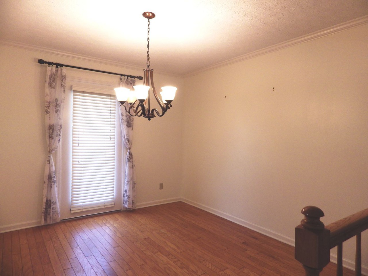 602 Shadowood Ln - Photo 4 of 15