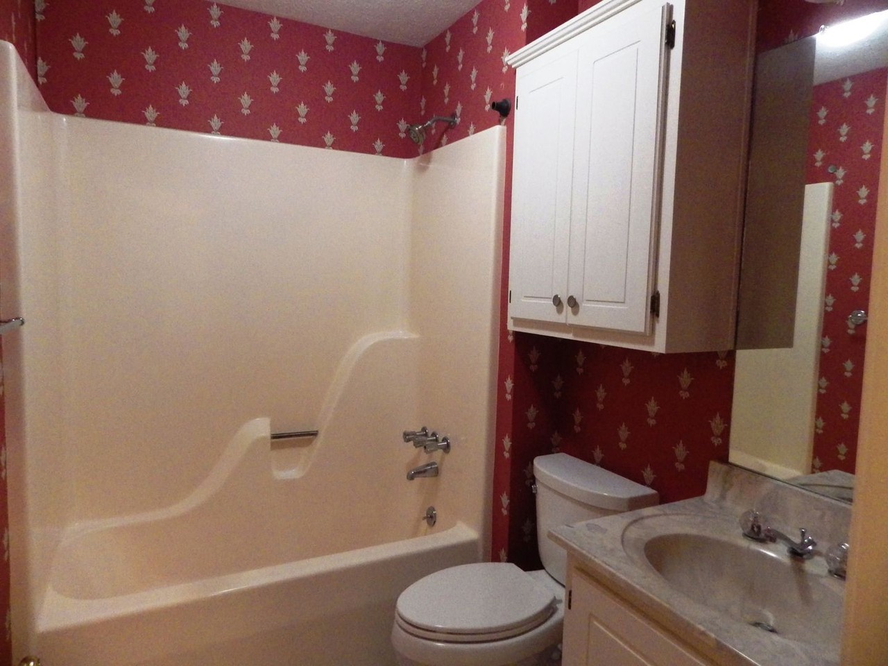 602 Shadowood Ln - Photo 5 of 15