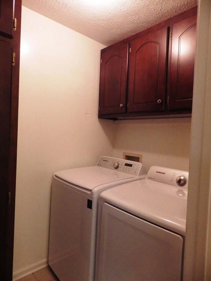 602 Shadowood Ln - Photo 6 of 15