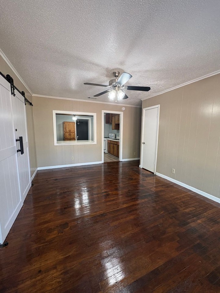 9221 Simmons Pl - Photo 3 of 21