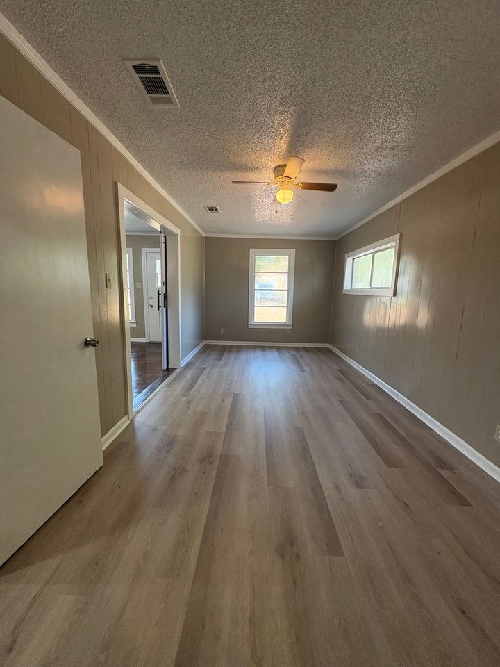 9221 Simmons Pl - Photo 6 of 21