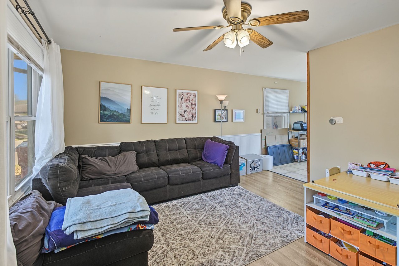 1704 Ridgeland Dr - Photo 5 of 37