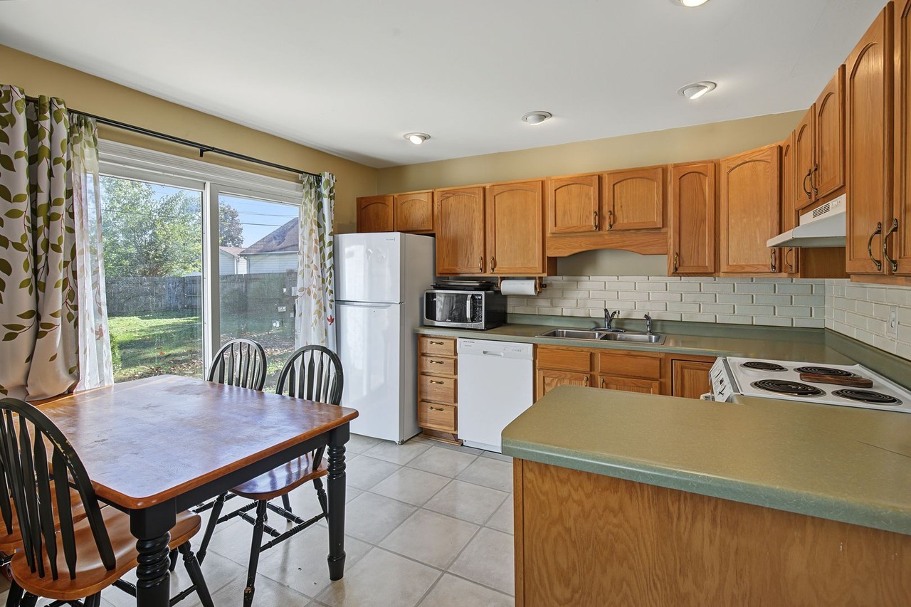 1704 Ridgeland Dr - Photo 6 of 37