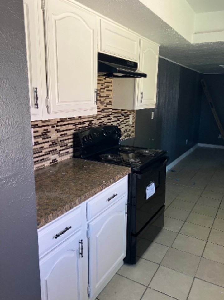 3414 Jones Dr - Photo 3 of 21