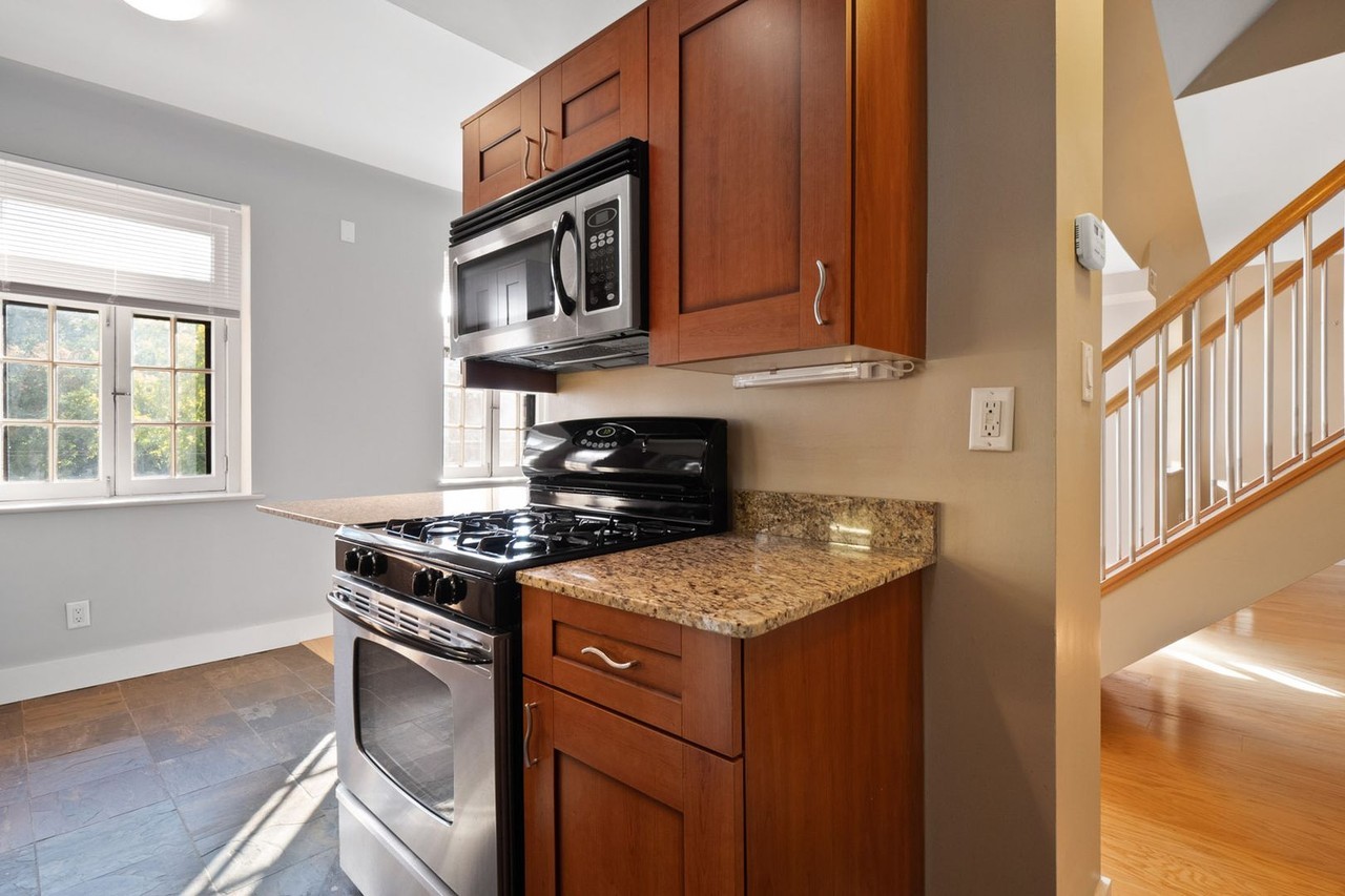 601 Westgate Ave - Photo 4 of 13