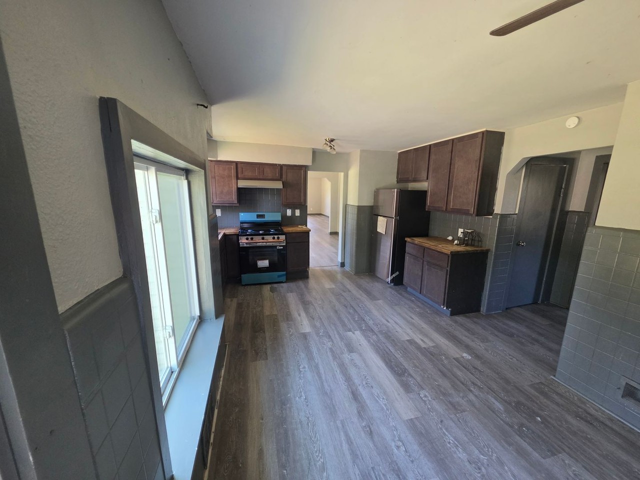 25 Mount Vernon Dr - Photo 2 of 13