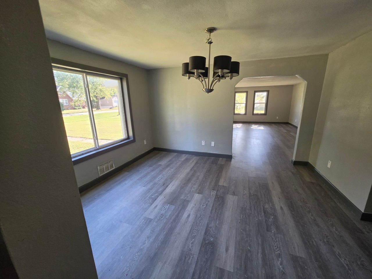 25 Mount Vernon Dr - Photo 3 of 13