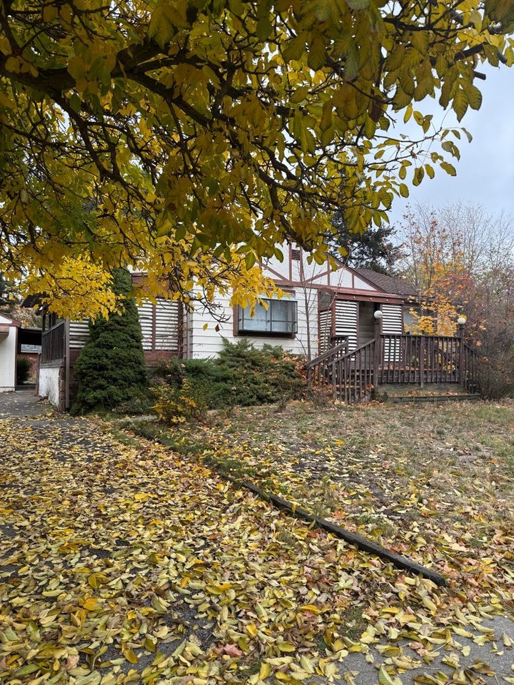 3217 E 35th Ave - Photo 3 of 13
