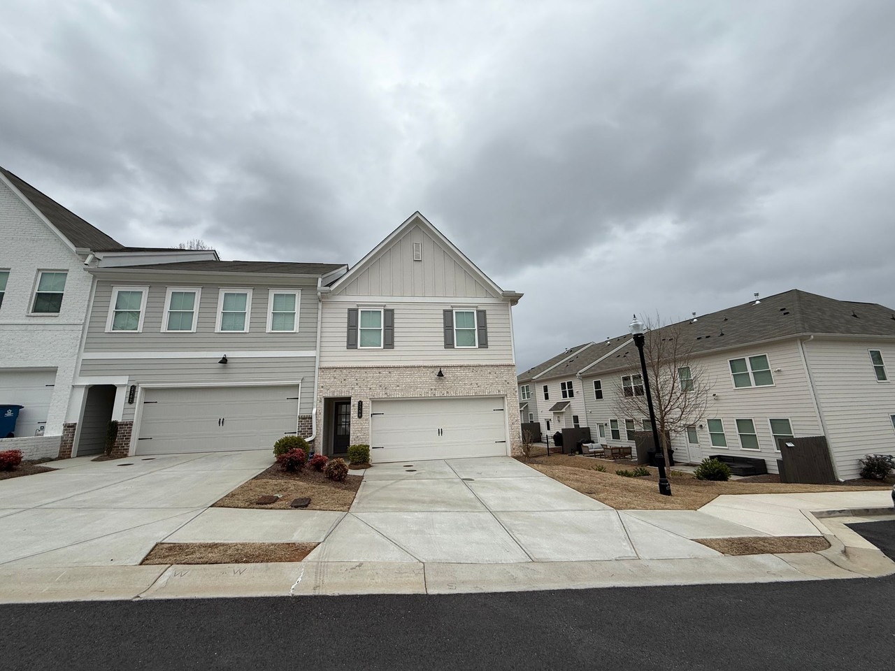3360 Verdi Ln