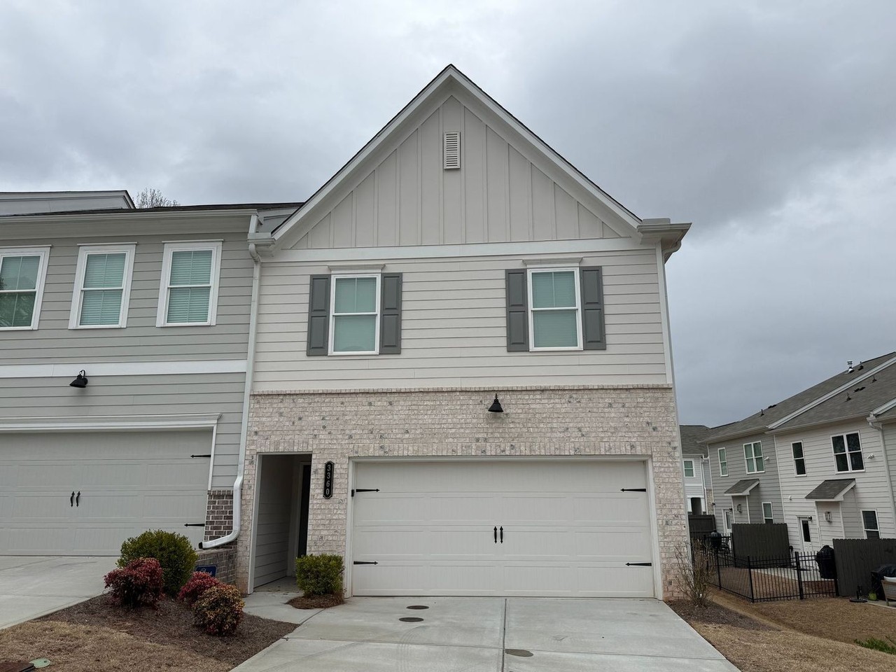 3360 Verdi Ln - Photo 2 of 32