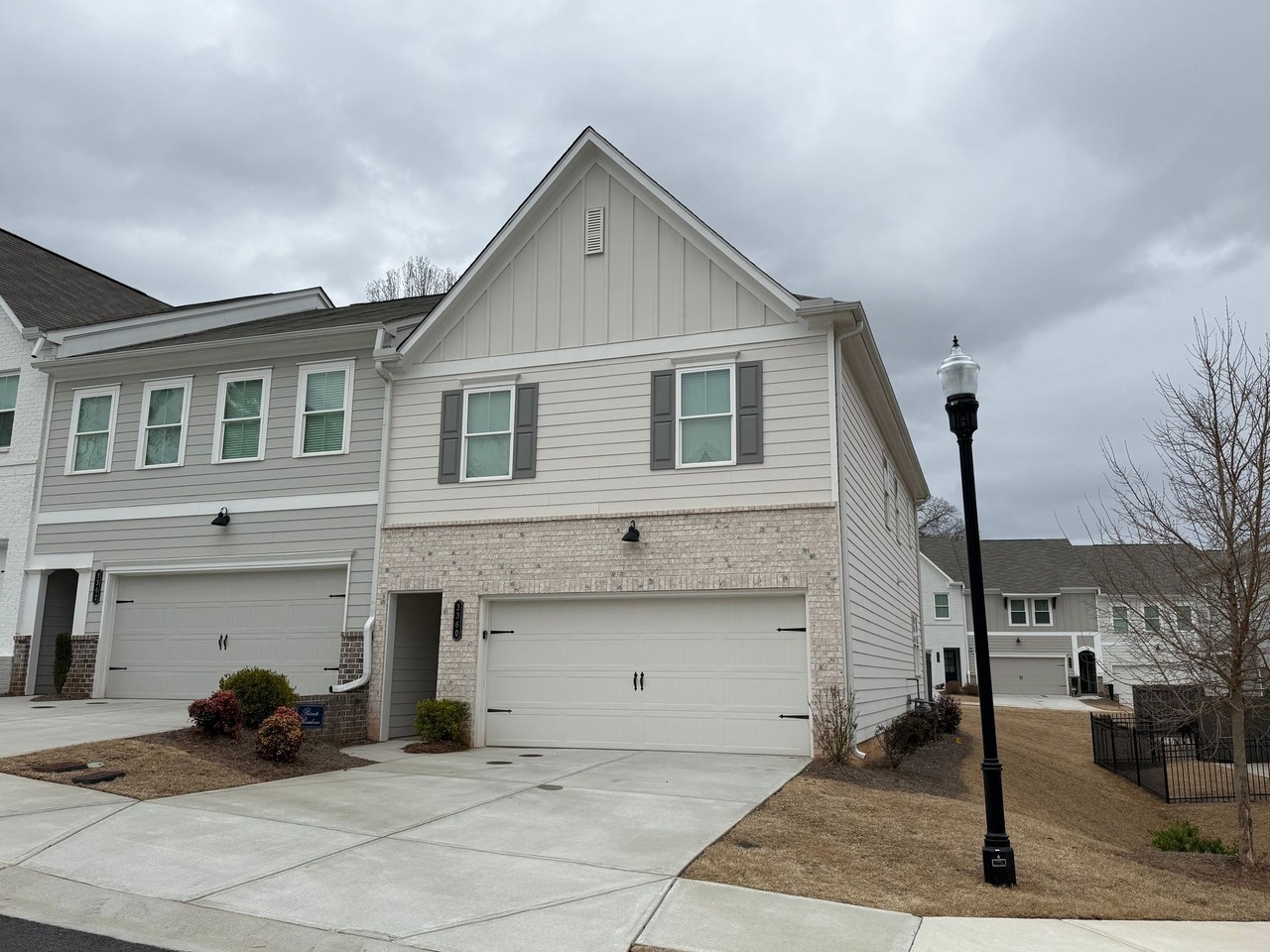3360 Verdi Ln - Photo 3 of 32