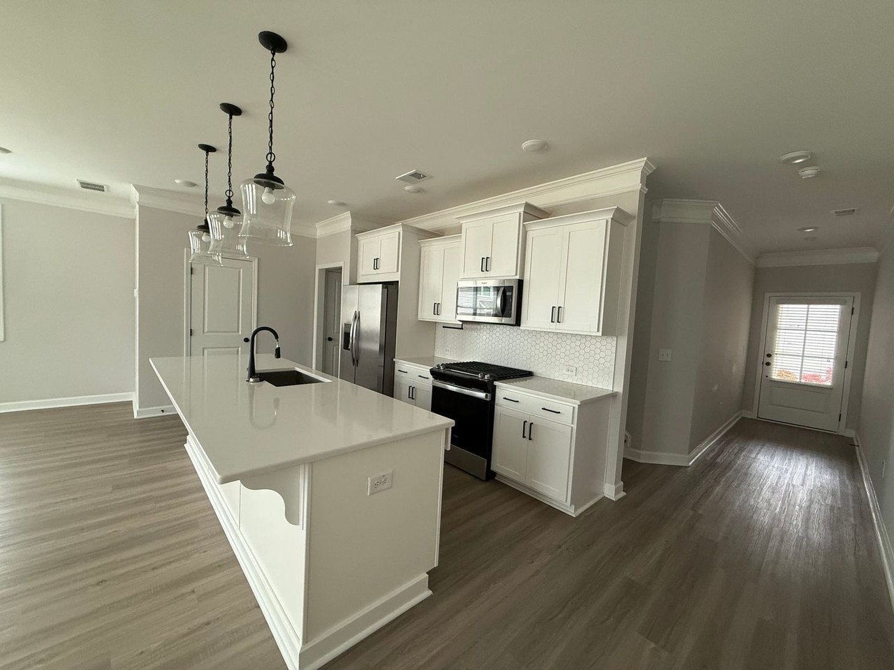 3360 Verdi Ln - Photo 6 of 32