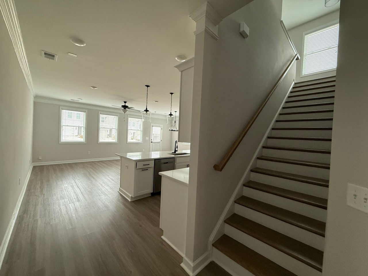 3360 Verdi Ln - Photo 7 of 32