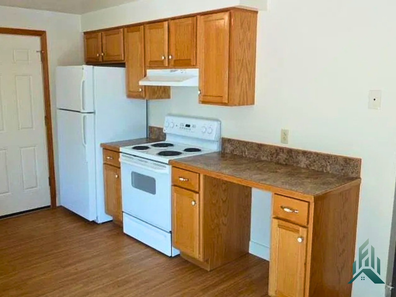 550 Ne Sherwood Way - Photo 4 of 10
