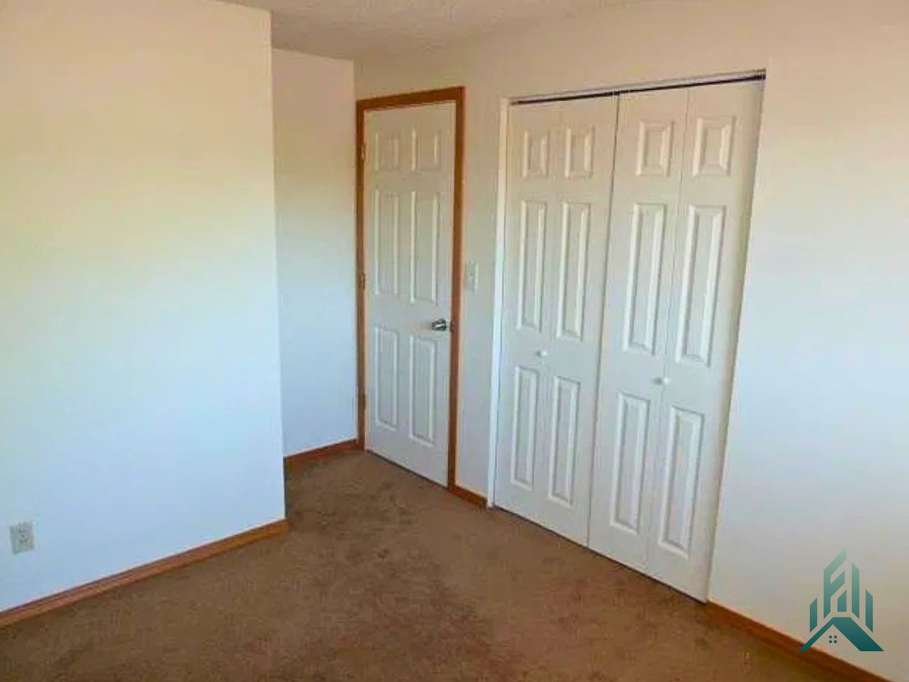 550 Ne Sherwood Way - Photo 6 of 10