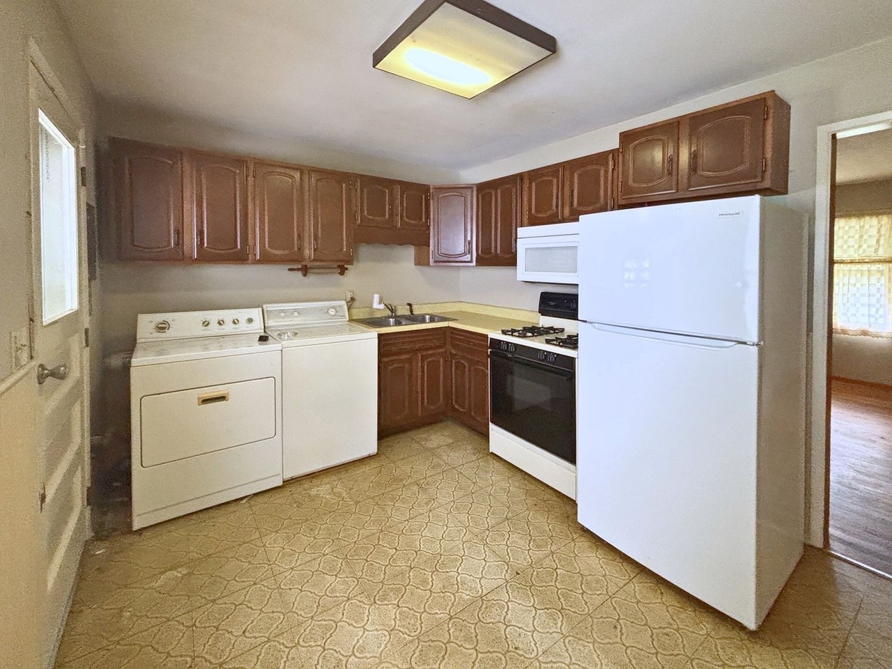 7215 S 71st Ave - Photo 5 of 15