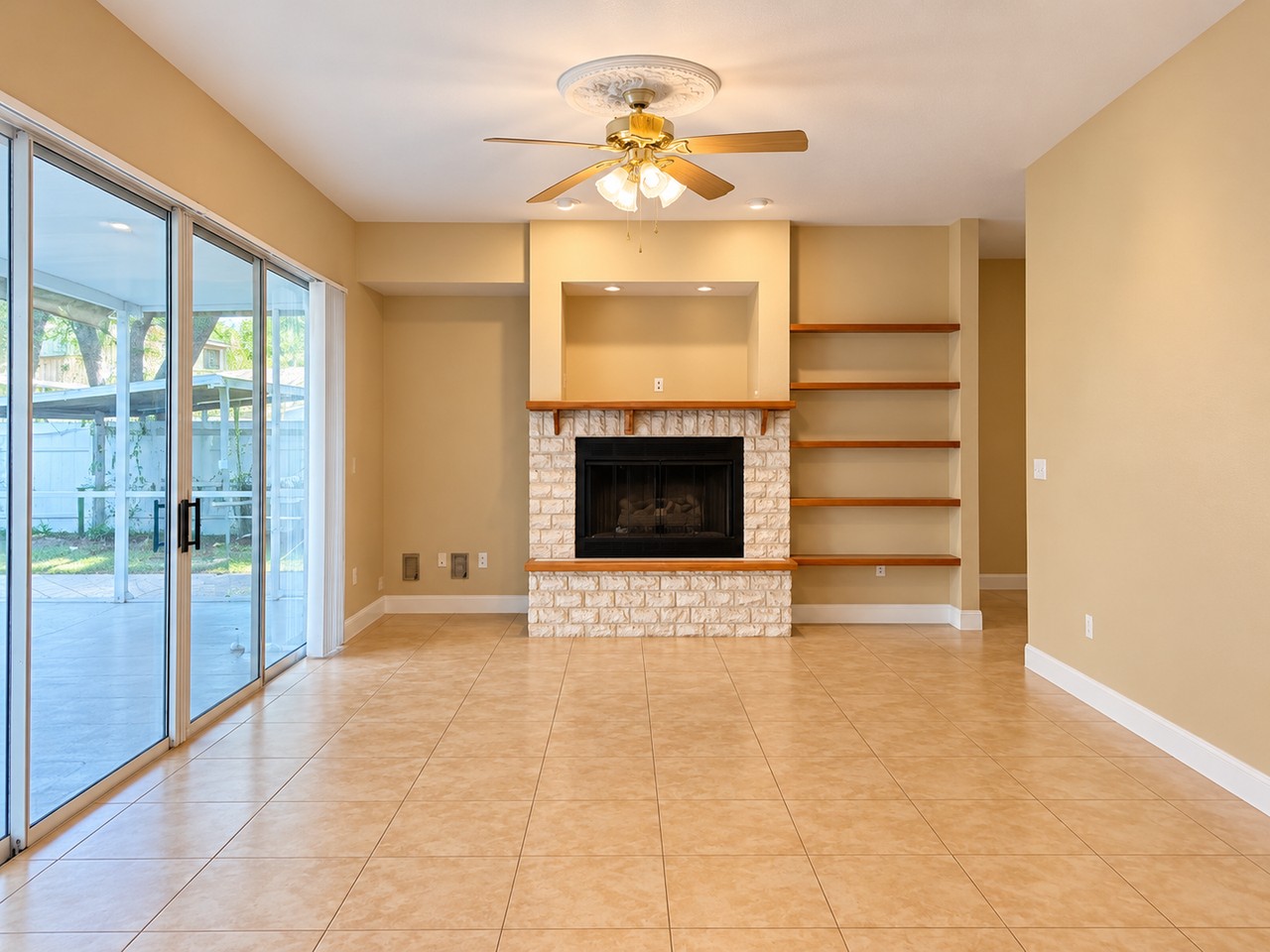 1373 Foxforrest Cir - Photo 6 of 22
