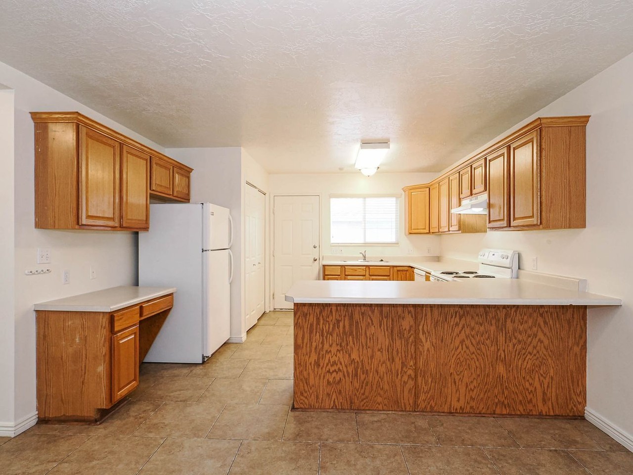 77 N 630 E - Photo 4 of 46