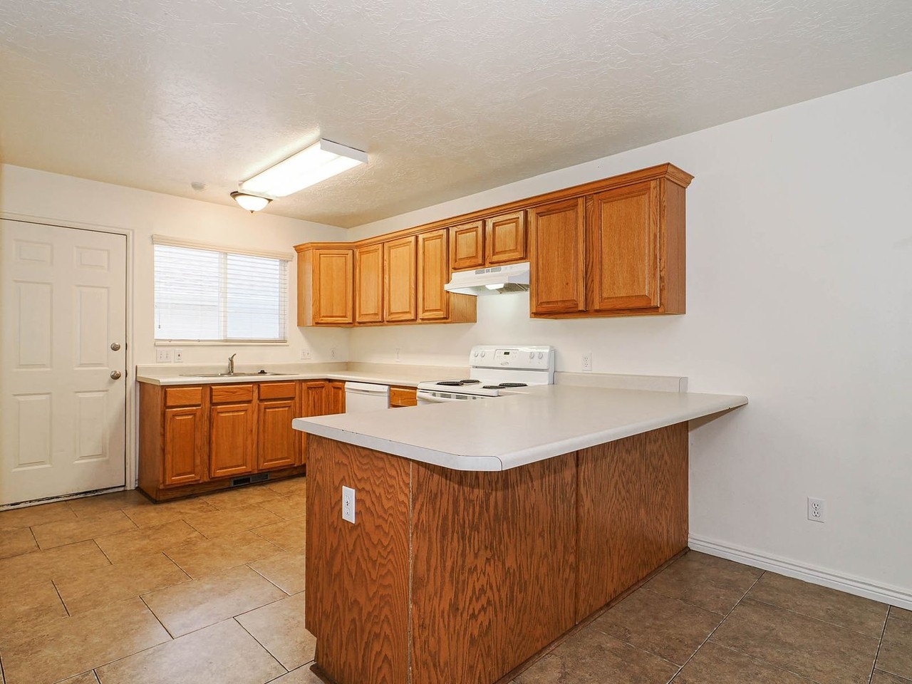 77 N 630 E - Photo 5 of 46