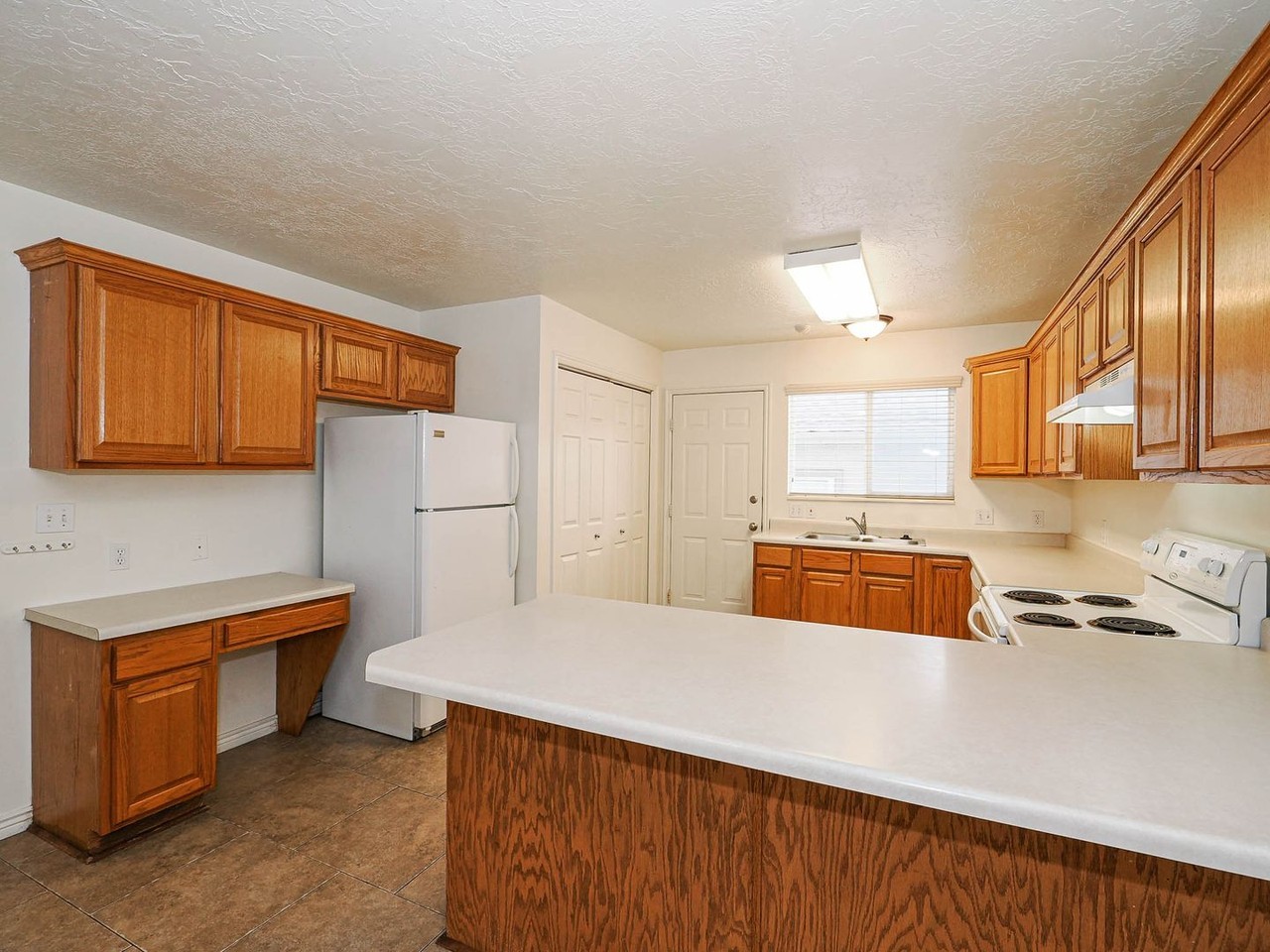 77 N 630 E - Photo 6 of 46