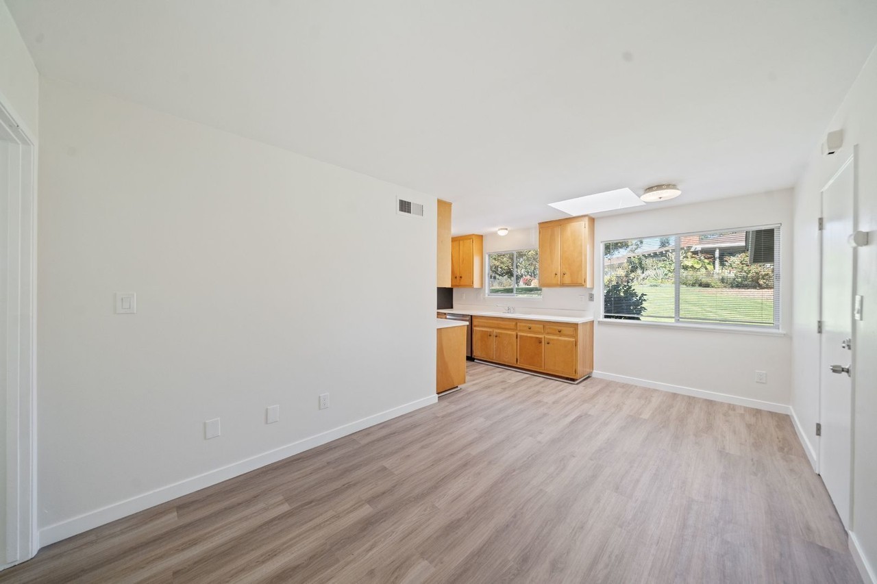 5828 Ferber St - Photo 5 of 29