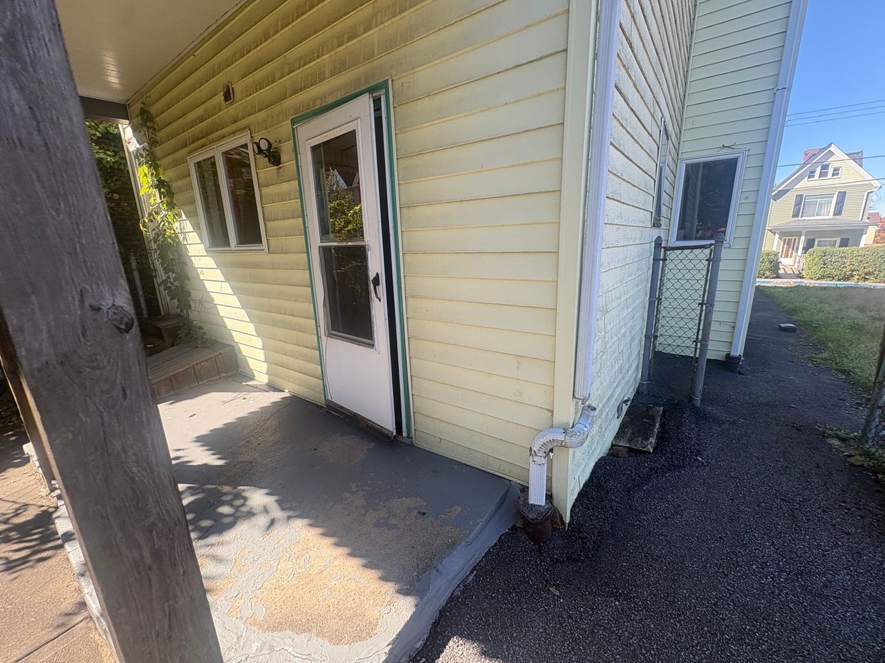 1835 Willow St - Photo 5 of 9