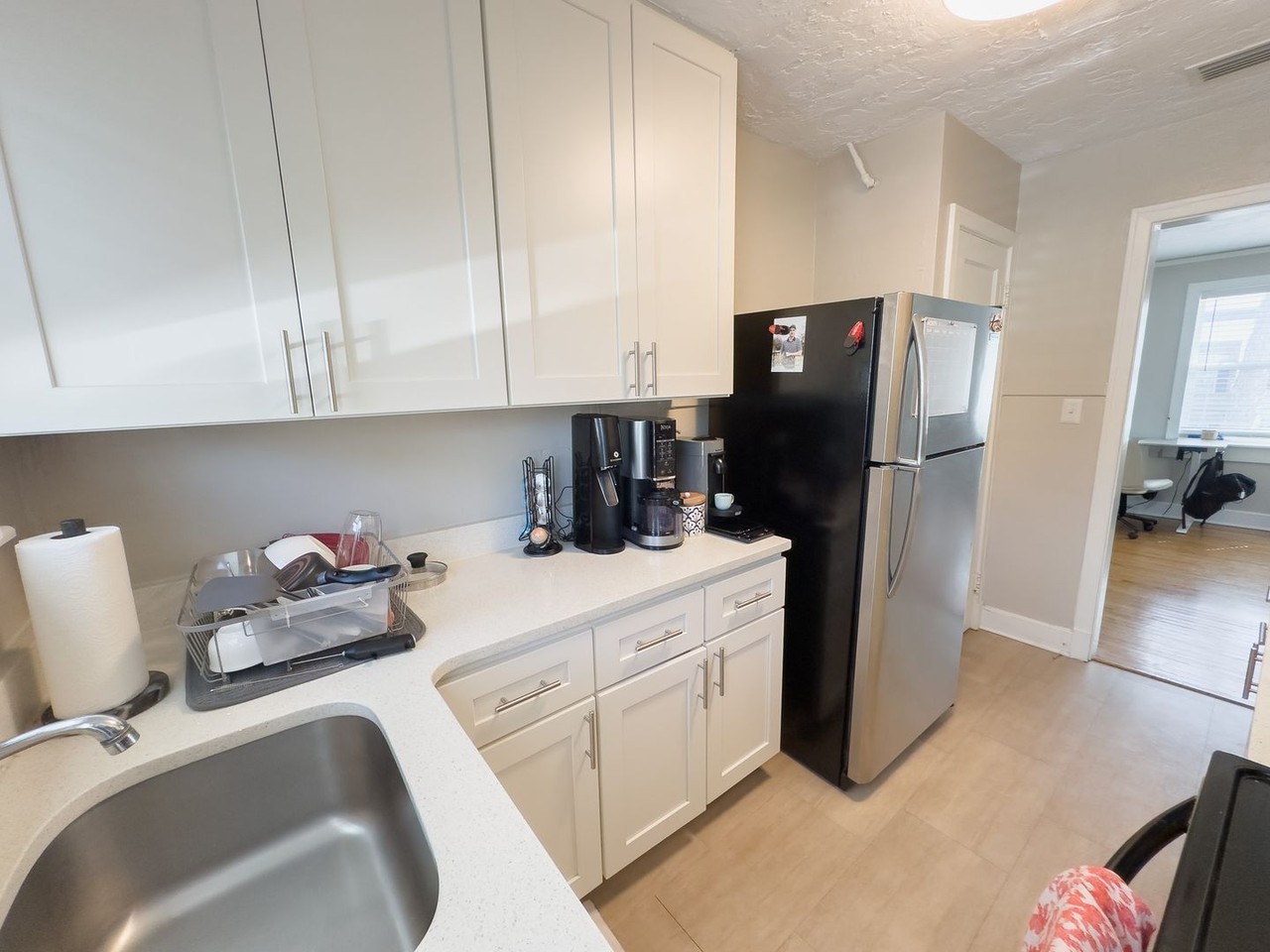 1006 Sw 8th Ave - Photo 7 of 22