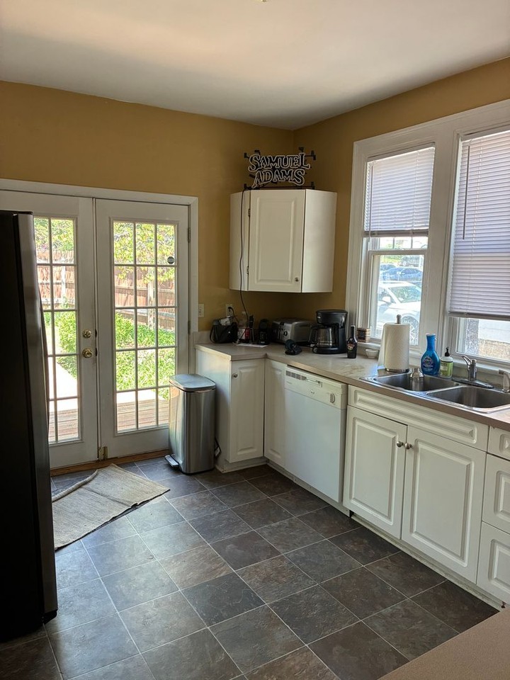 719 E Hunter Ave - Photo 2 of 12