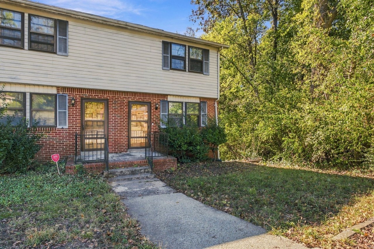 3145 Lakeland Dr - Photo 4 of 30