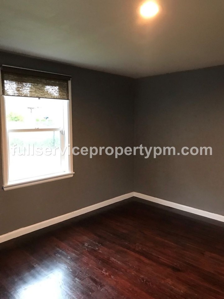 16615 34th Ave S - Photo 4 of 27