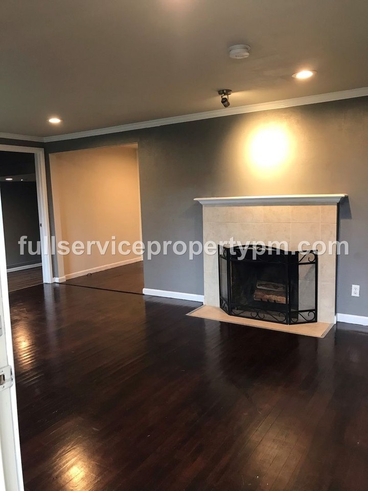 16615 34th Ave S - Photo 5 of 27