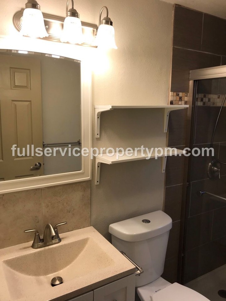 16615 34th Ave S - Photo 7 of 27