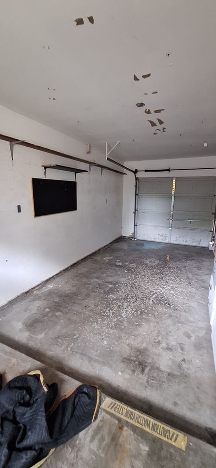 255 Se Bridgeway Ave - Photo 6 of 7