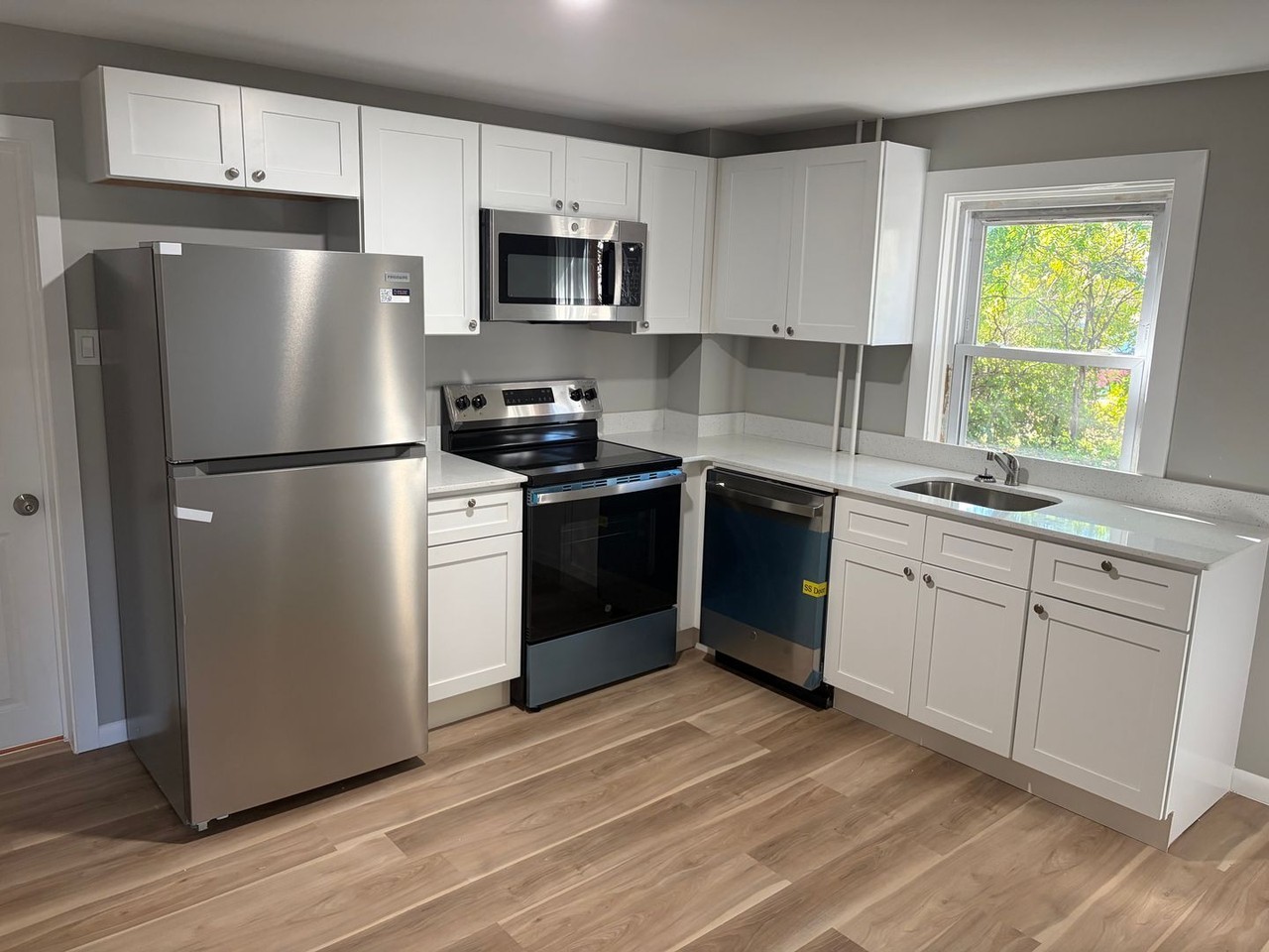 120 S 4th St - Photo 4 of 30