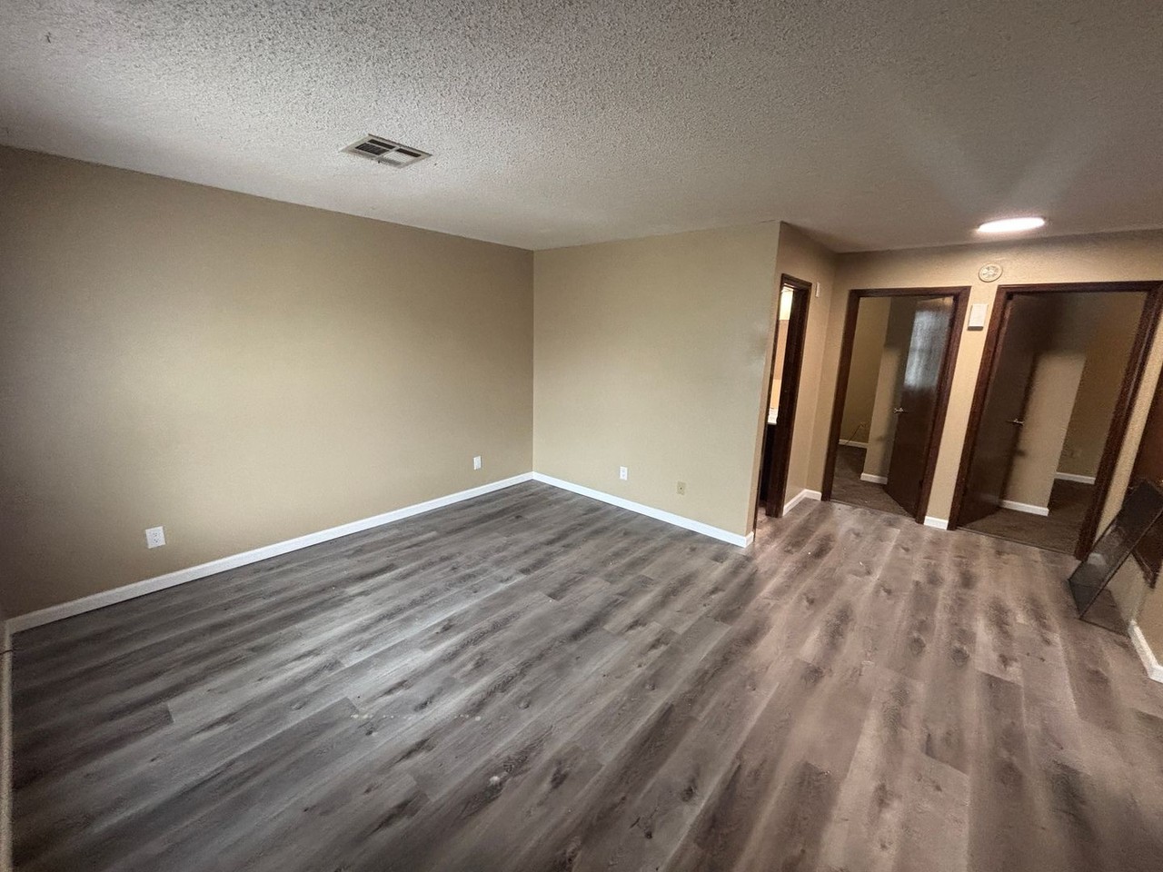 1123 E 5th Ave - Photo 2 of 10