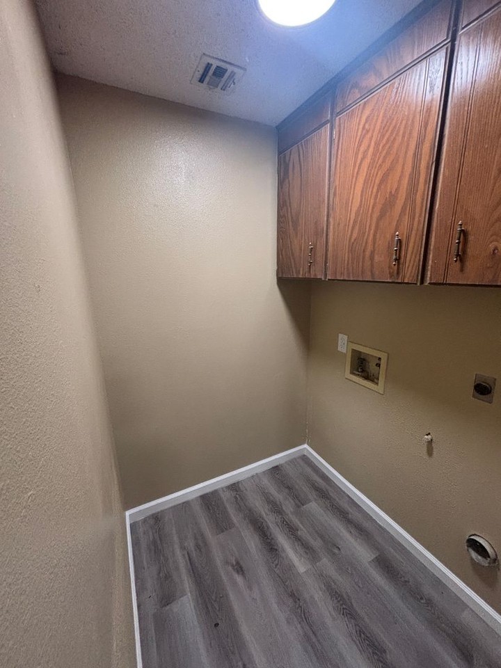 1123 E 5th Ave - Photo 4 of 10
