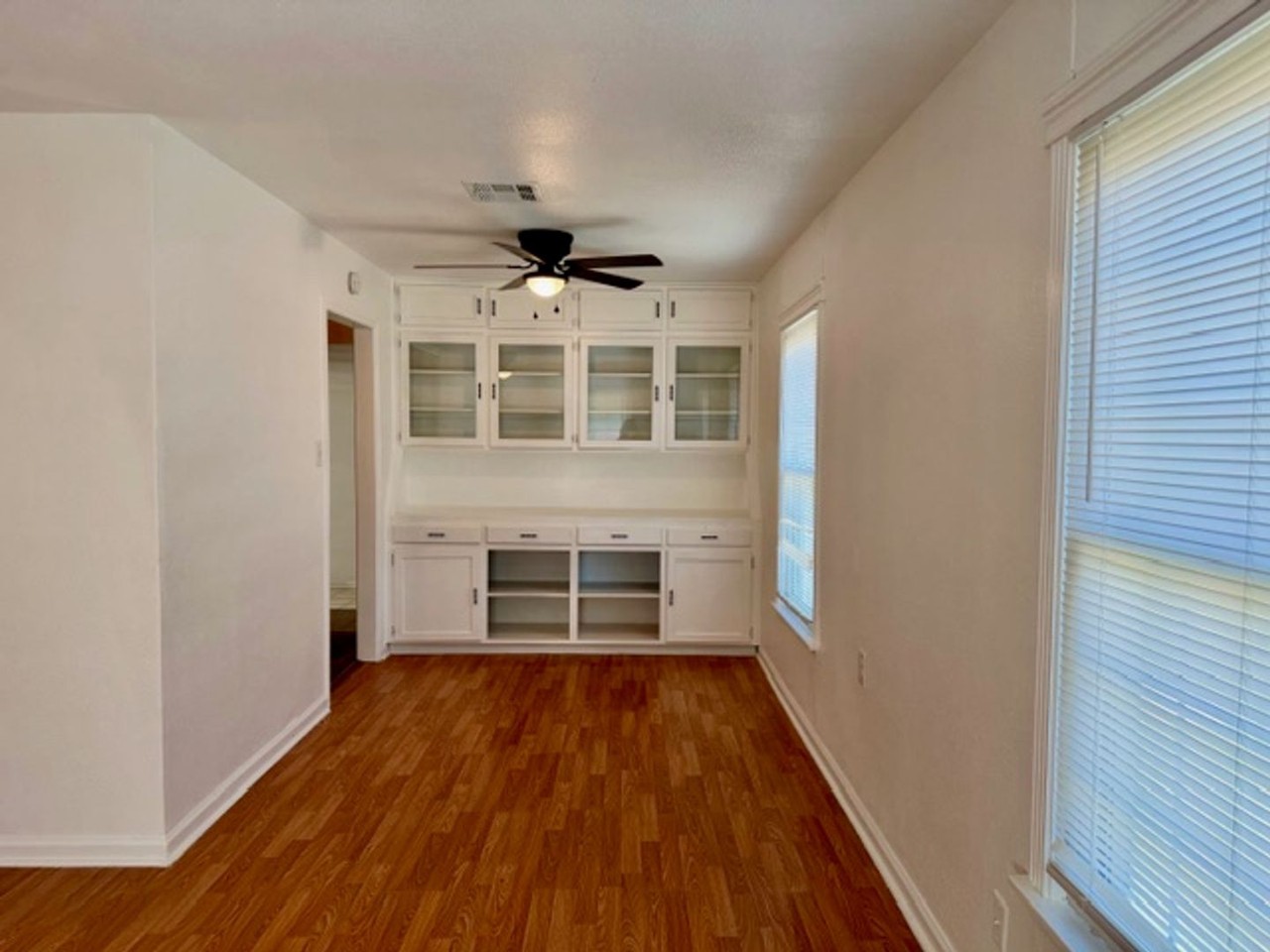 3101 Mckenzie Ave - Photo 3 of 9